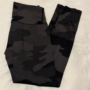 Aerie sz medium black/grey camo leggings